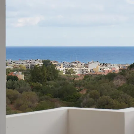 Pannonia アパートホテル